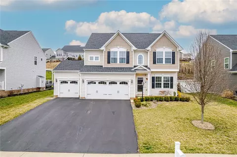 1026 Oakbrooke Dr, Canonsburg, PA 15317