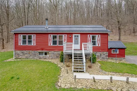 151 Black Bear Ln, Somerset, PA 15501