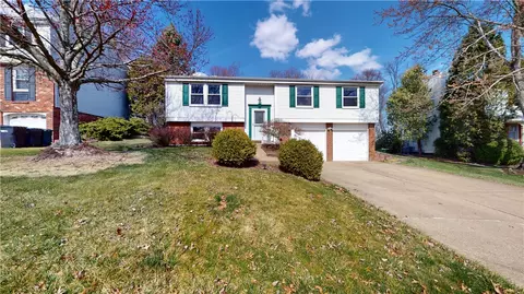 613 Meade Dr, Coraopolis, PA 15108