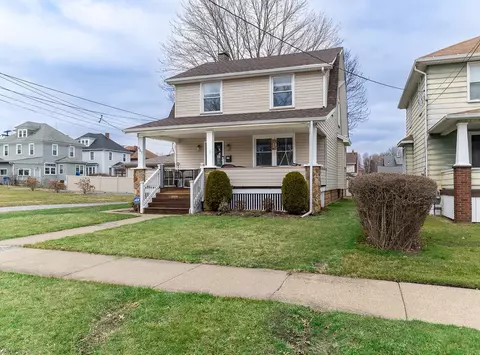 407 Elizabeth St, New Castle, PA 16105