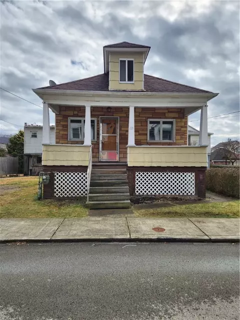 221 Quay St, East Vandergrift, PA 15629