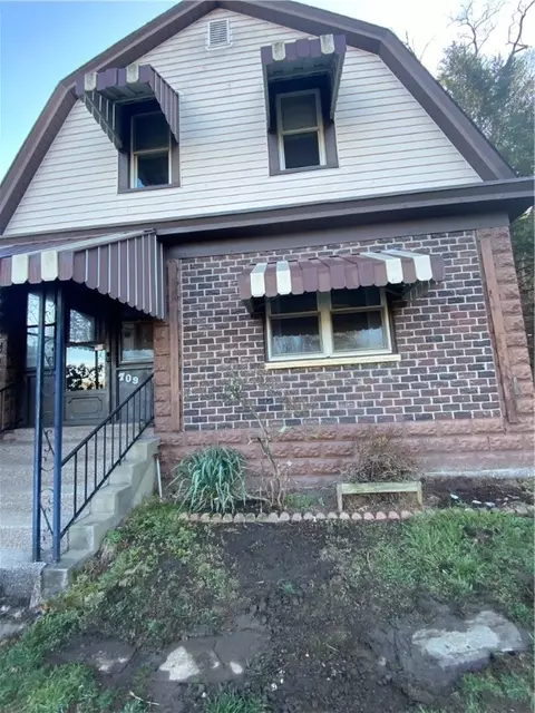 709 Charles St, Carnegie, PA 15106