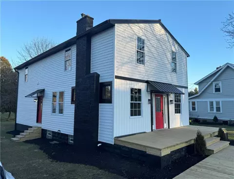 714 Mercer Rd, Beaver Falls, PA 15010