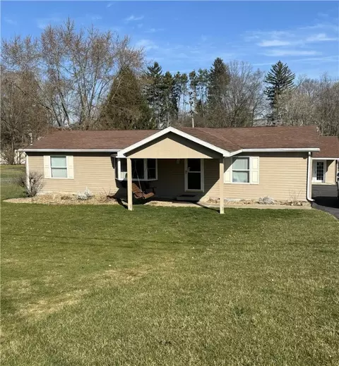 1708 Mapeat Ln, New Castle, PA 16101