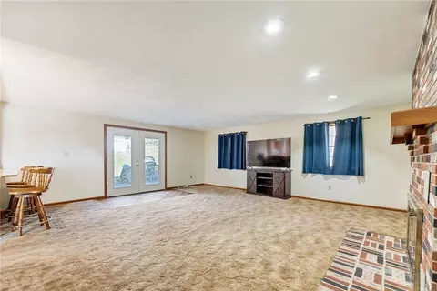 Living - 520 E 4th Ave, Derry, PA 15627 photo 2 of 5
