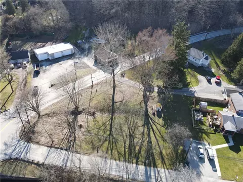 3007 Old Clairton Rd, Clairton, PA 15025