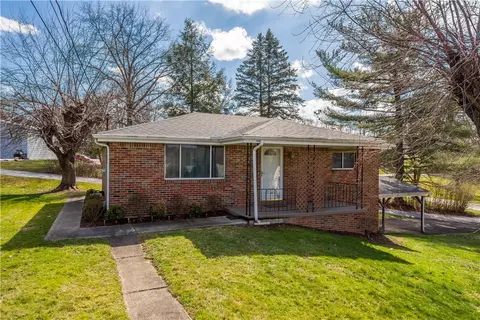 104 Arnold Ave, Strabane, PA 15363