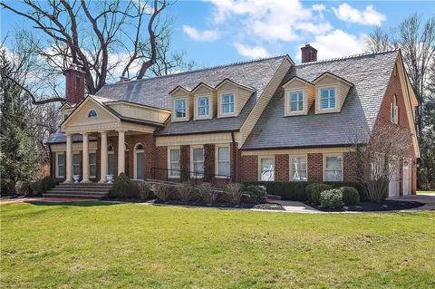 515 Maple Ln, Sewickley, PA 15143