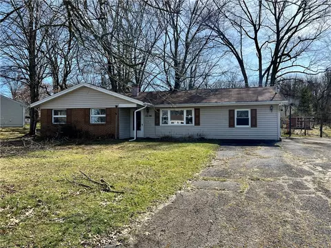 2236 Wakefield Dr, Hermitage, PA 16148