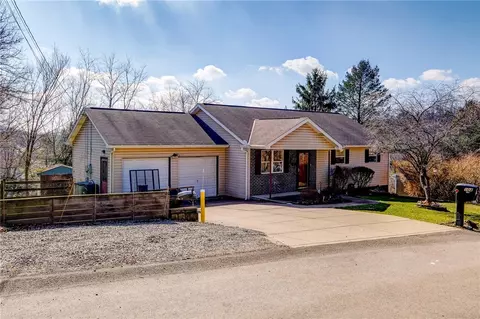 104 Maplewood Dr, Pittsburgh, PA 15214