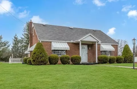 5214 Glenwall Dr, Aliquippa, PA 15001