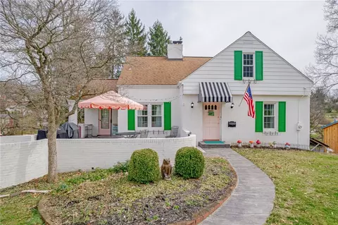3303 Elmdale Dr, Bethel Park, PA 15102