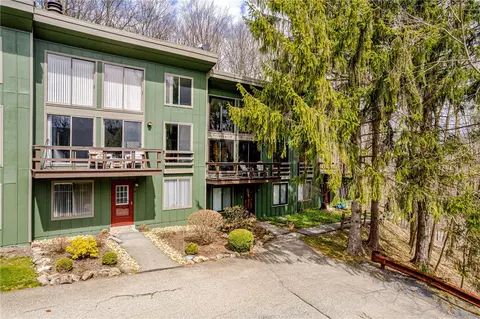 63 Valley Vw, Somerset, PA 15501