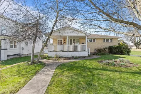 1716 8th St, Irwin, PA 15642