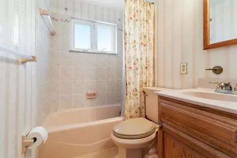 Bath - 1716 8th St, Irwin, PA 15642 photo 2 of 2