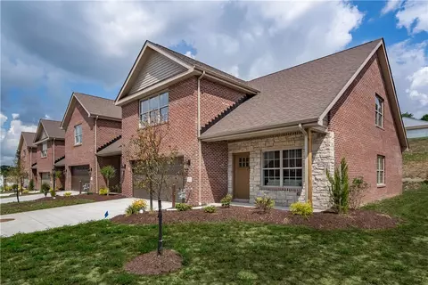 400 Chambers Dr, Washington, PA 15301