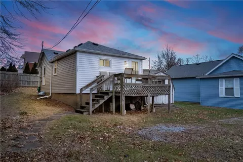 725 Shady Ln, West Mifflin, PA 15122