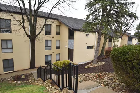 2034 Swallow Hill Rd #410, Pittsburgh, PA 15220