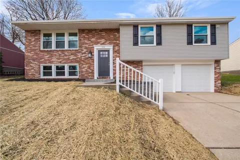 336 Willow Hedge Dr, Monroeville, PA 15146