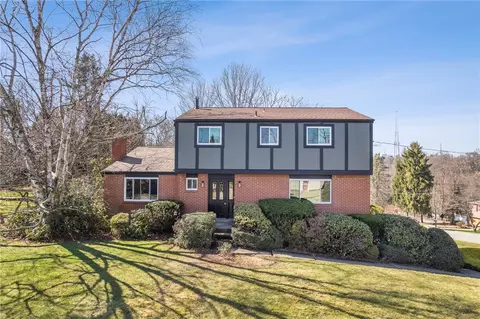 10 Rushmore Dr, Pittsburgh, PA 15235