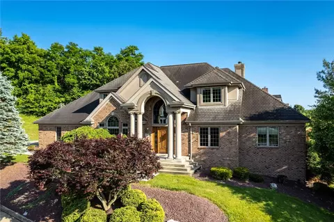 16 Kingswood Ct, Washington, PA 15301