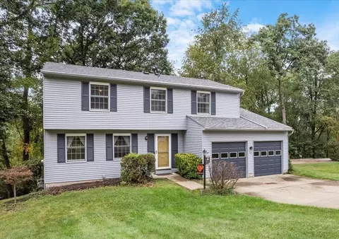 652 Fruitwood Dr, Bethel Park, PA 15102