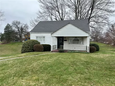 112 Wayne St, New Kensington, PA 15068