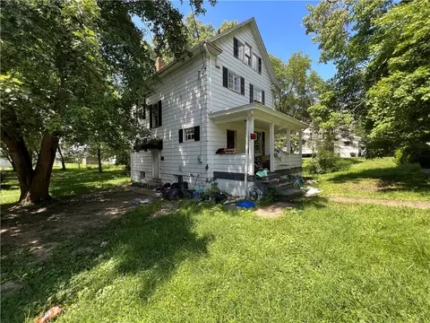 1011 N Jefferson St, New Castle, PA 16101