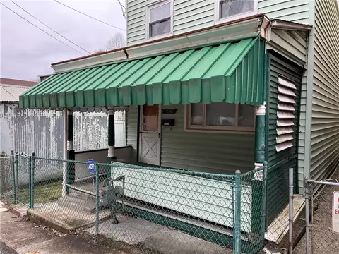 2624 Quarry St, Pittsburgh, PA 15210