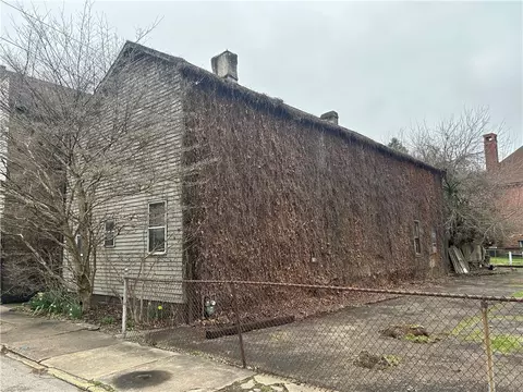 99 Chestnut St, Natrona Heights, PA 15065