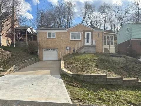 418 Dewalt Dr, Pittsburgh, PA 15234
