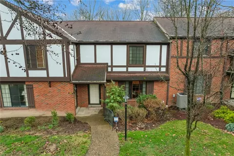 403 Sewickley Heights Dr, Sewickley, PA 15143