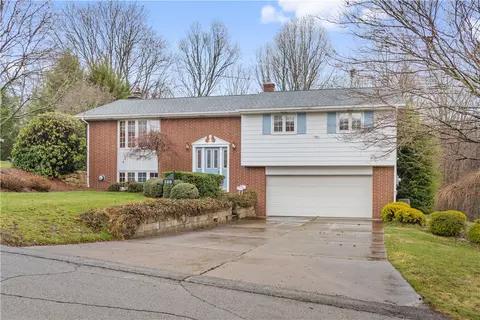 129 Cardiff Dr, Aliquippa, PA 15001