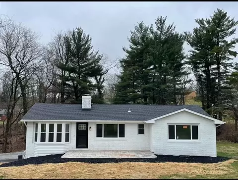 11200 Wren Dr, North Huntingdon, PA 15642
