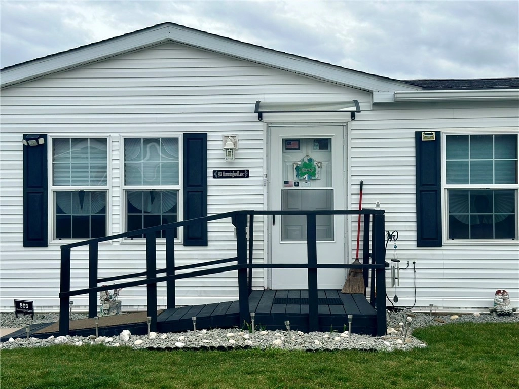 803 Hummingbird Ln