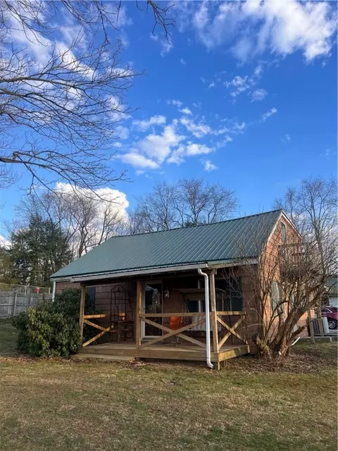2272 Freeport Rd, Kittanning, PA 16201