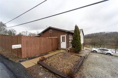 286 Weavers Rd, Greensburg, PA 15601