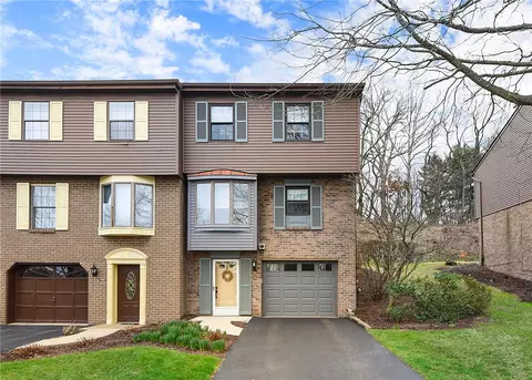 7292 Beacon Hill Dr, Pittsburgh, PA 15221