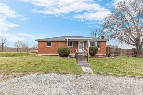 100 Beaver Ct, Jeannette, PA 15644