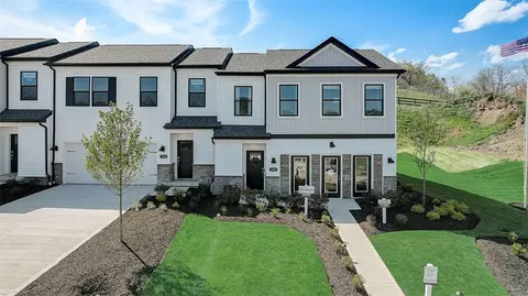 102 Delmonica Dr, Washington, PA 15301
