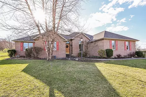 1027 Valleyview Dr, Latrobe, PA 15650