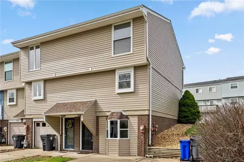 181 Cranbrooke Dr, Coraopolis, PA 15108