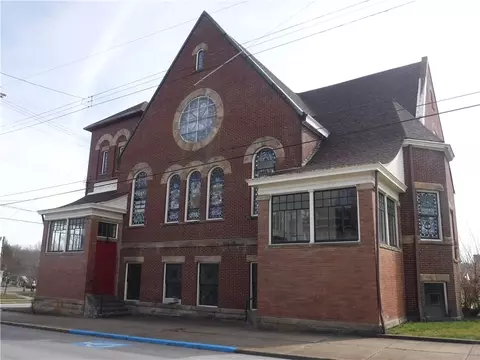1099 6th Ave, Beaver Falls, PA 15010