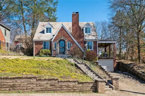 806 Washington Dr, Pittsburgh, PA 15229