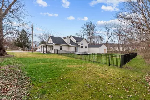 310 Linden St, Zelienople, PA 16063