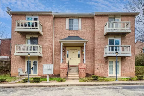 3289 Dawson St #4, Pittsburgh, PA 15213