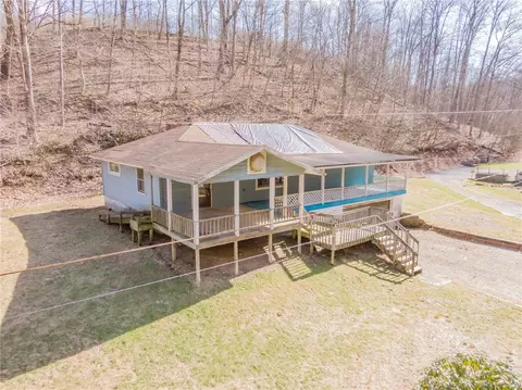 Exterior - 304 Baker Rd, Vandergrift, PA 15690 photo 2 of 6