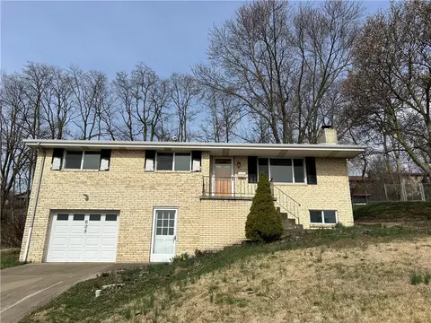 605 Julia Dr, Canonsburg, PA 15317