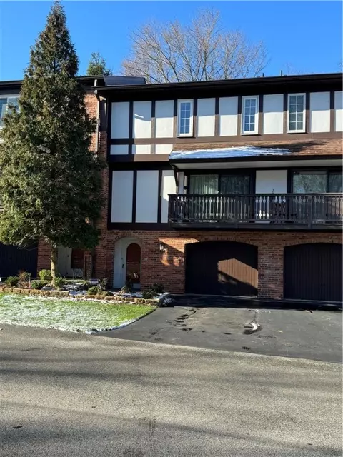 230 Woodbridge Dr, Mcknight, PA 15237