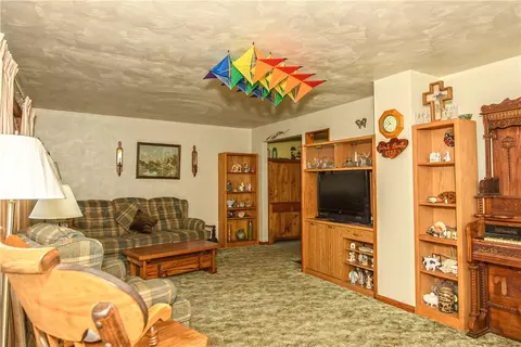 1320 Ridge Rd, Vandergrift, PA 15690 photo 13